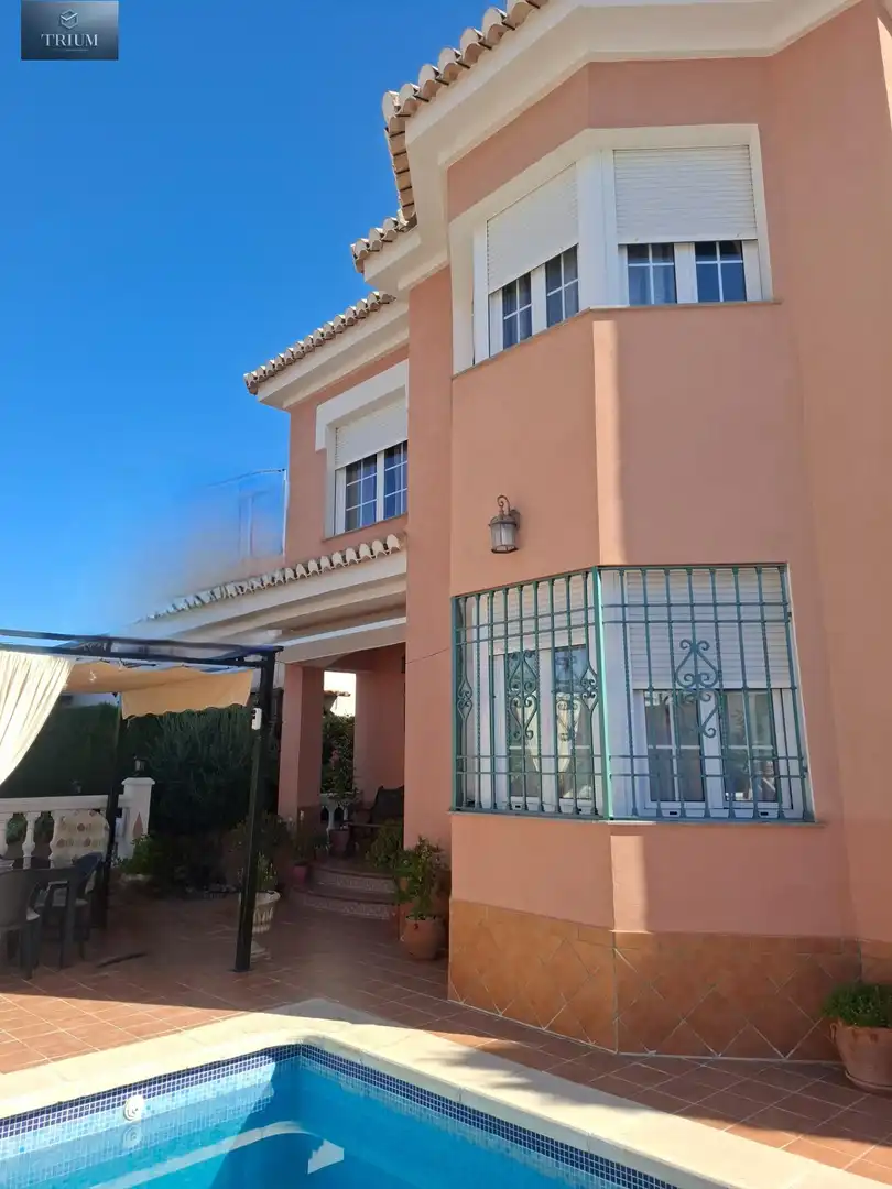 Villa avec terrasse à vendre à Genil