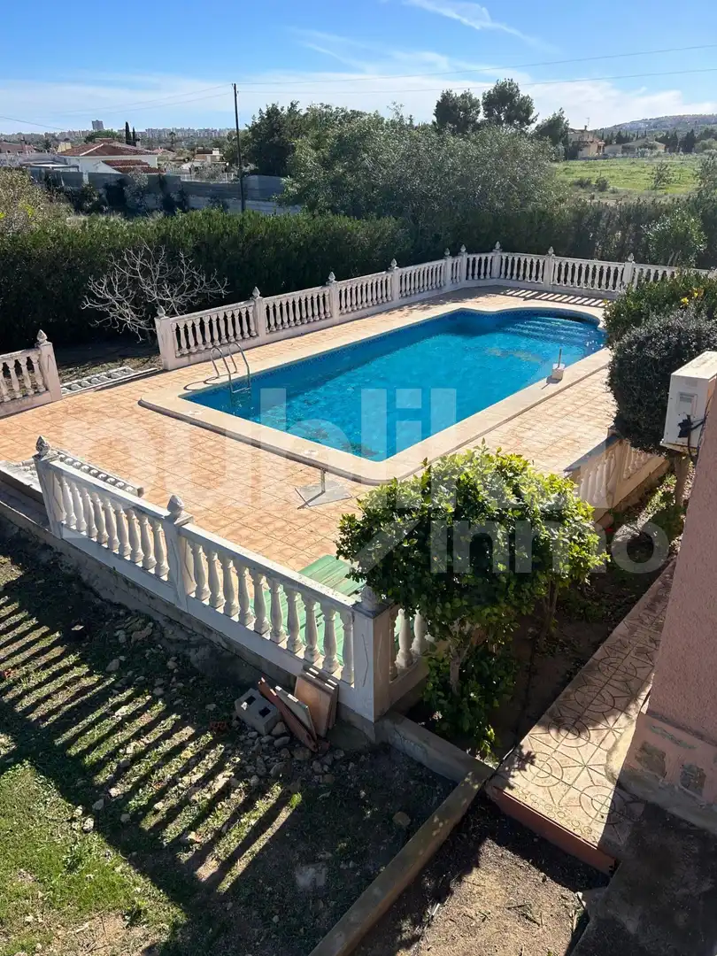 Schwimmbecken von Country house zum Verkauf in Elche / Elx mit Terrasse, Abstellraum und Schwimmbad