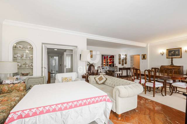 Piso en Venta en Triana Este