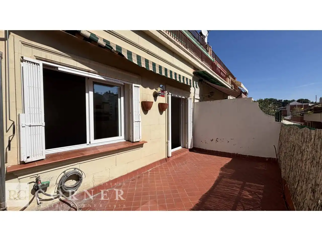 Außenansicht von Dachboden zum Verkauf in  Barcelona Capital mit Klimaanlage, Heizung und Parkett