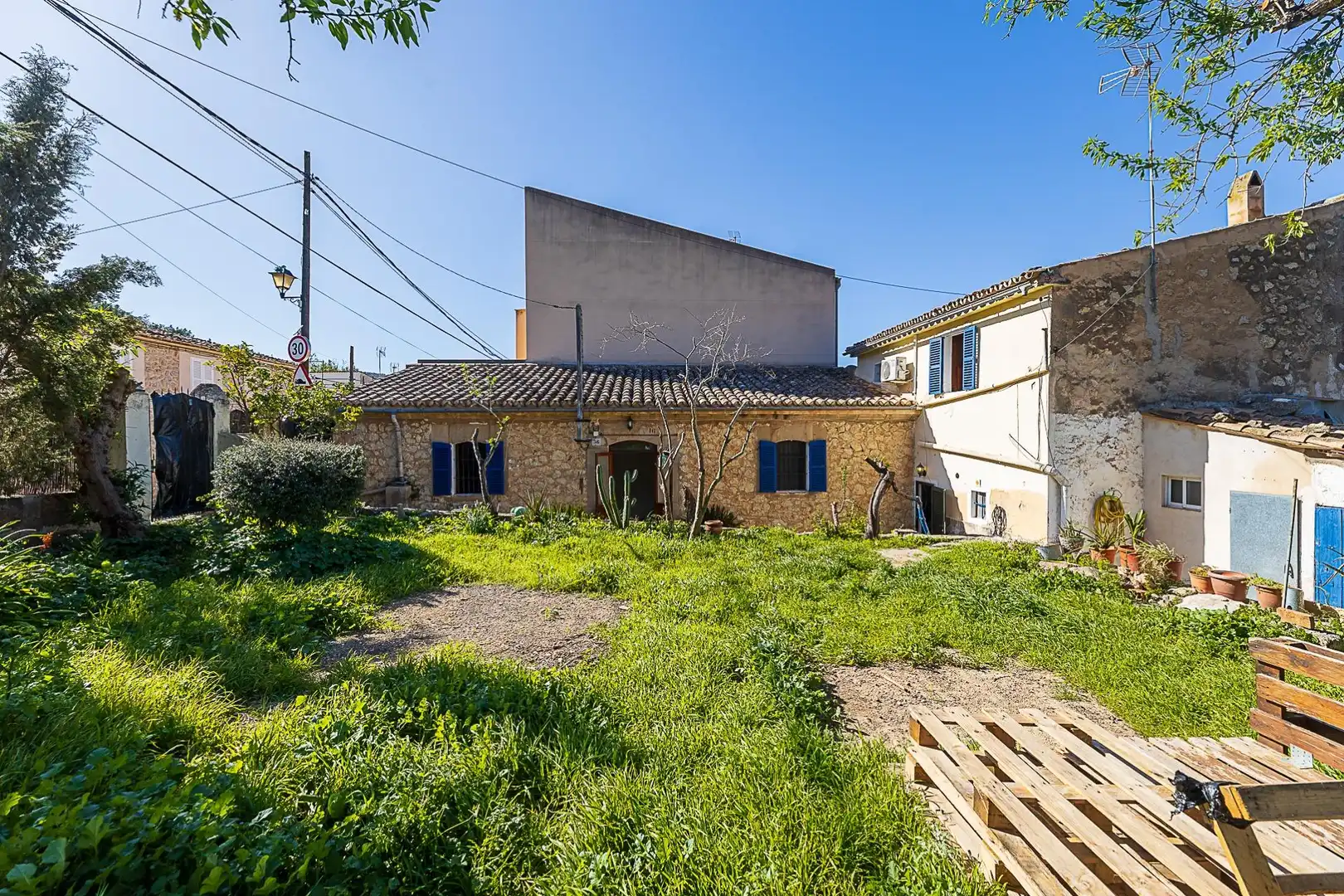 Vista exterior de Casa adosada en venda en Andratx amb Aire condicionat, Jardí privat i Traster