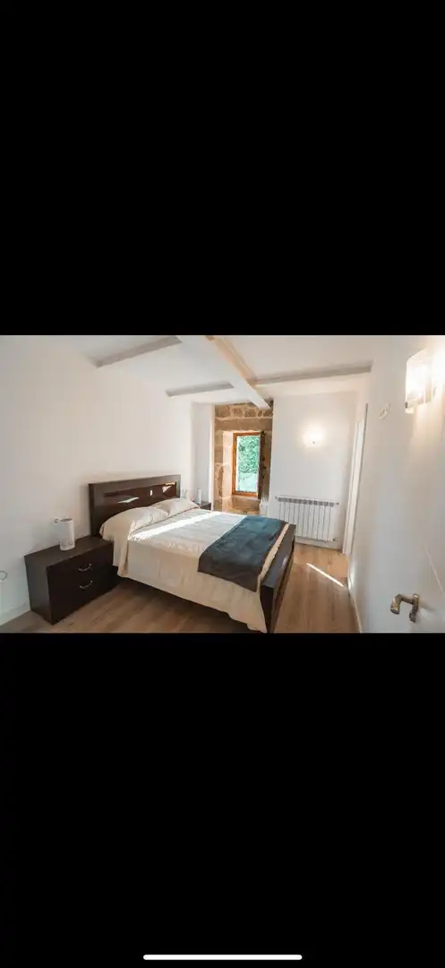 Dormitori de Casa o xalet en venda en A Merca   amb Jardí privat, Terrassa i Moblat
