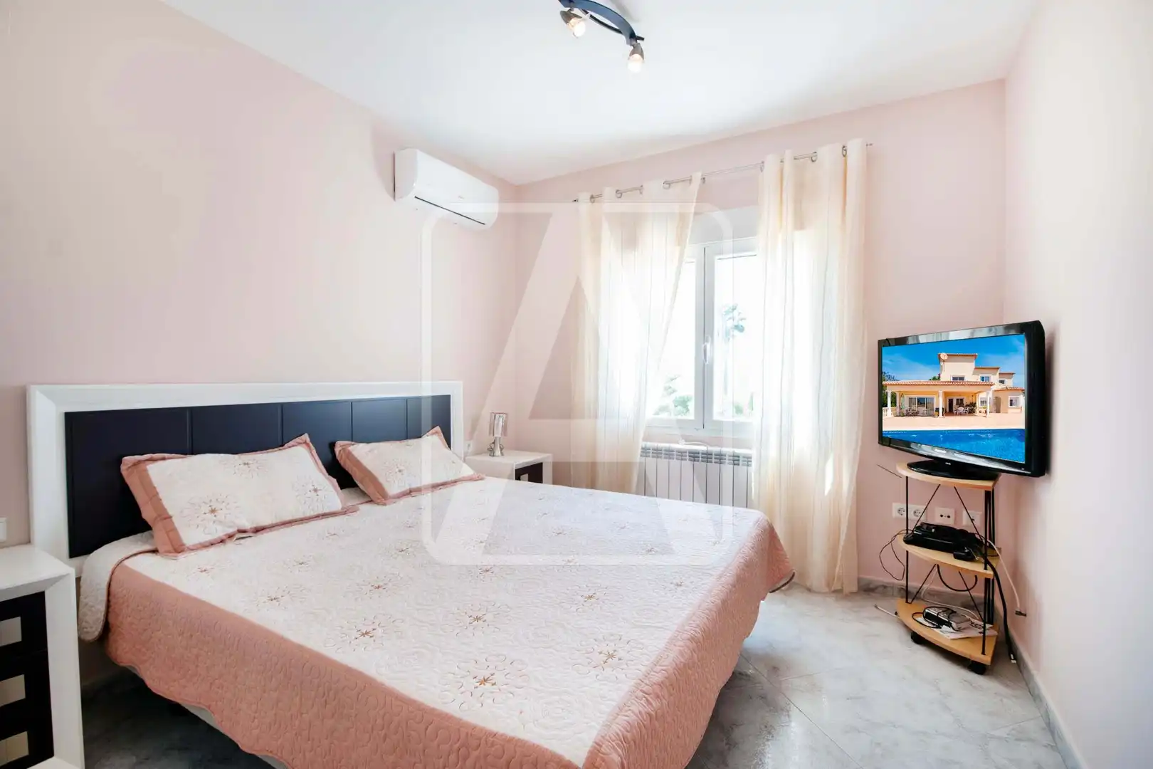 Bedroom of Houses for sale in Calpe / Calp  with Air Conditioner, Private garden and Terrace