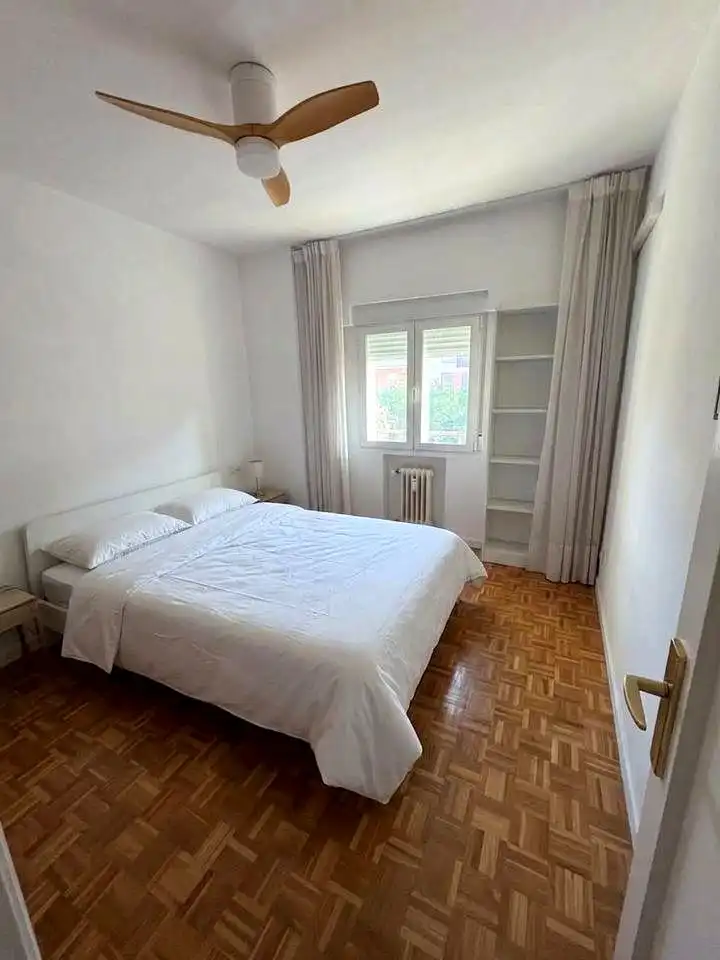 Bedroom of Flat for rent in Madrid  with Air Conditioner, Heating and Terrace