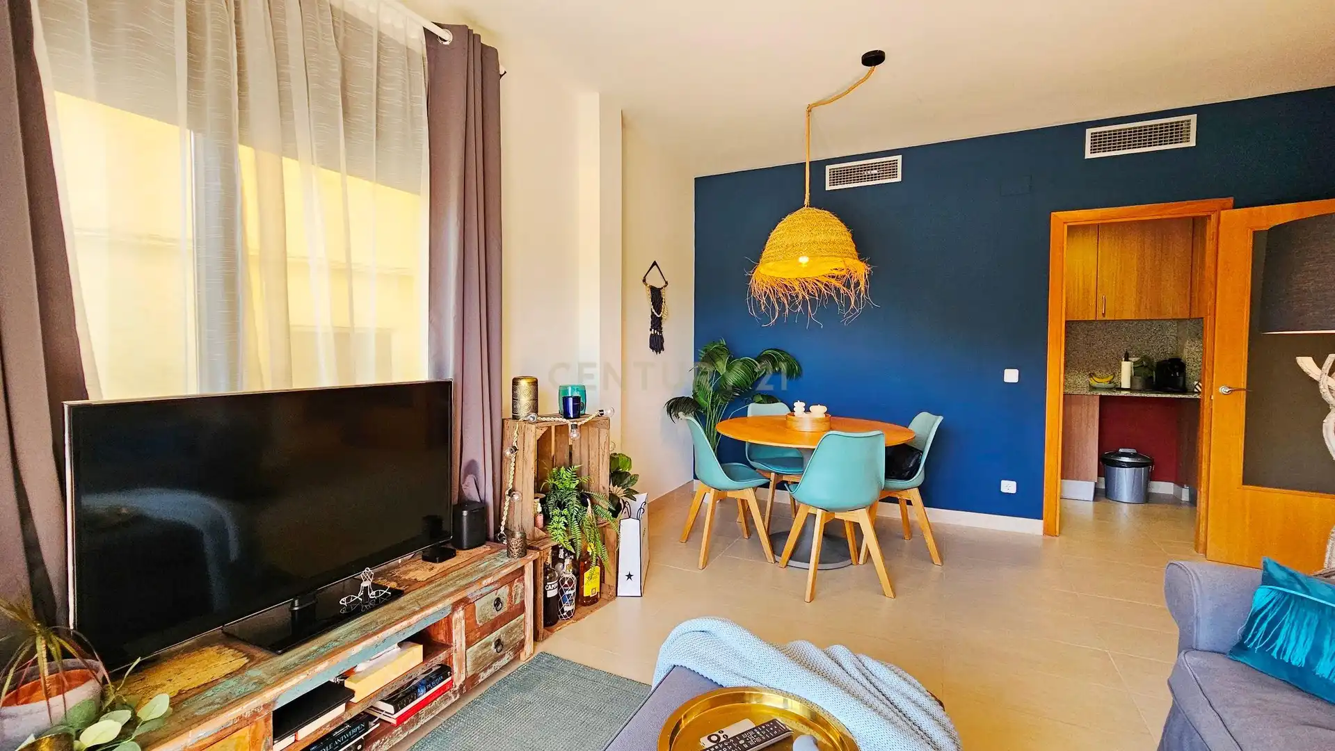 Sala d'estar de Apartament en venda en Llançà amb Forn, Rentadora i Microones