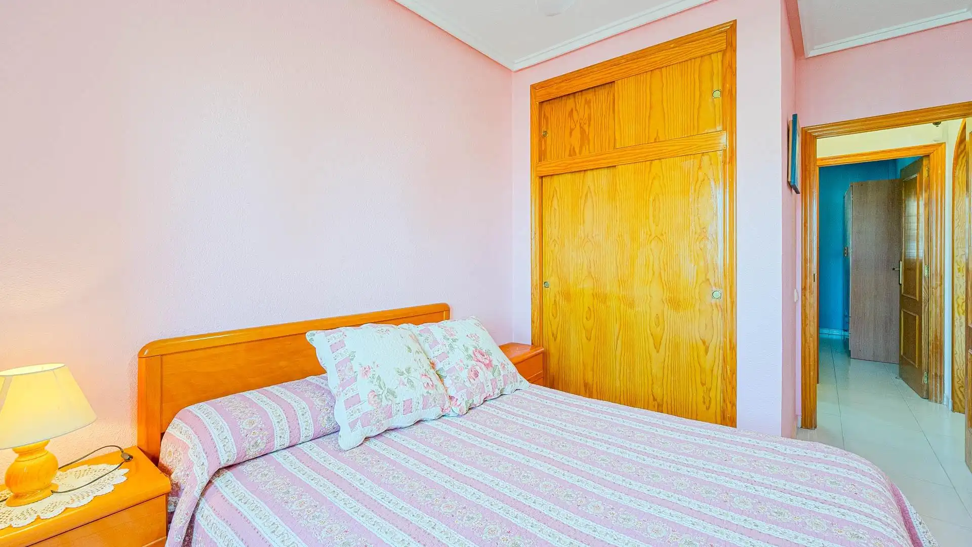 Schlafzimmer von Wohnungen zum Verkauf in Torrevieja mit Terrasse und Gemeinschaftspool