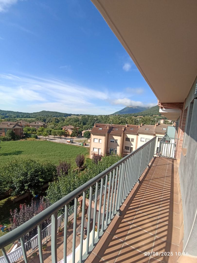 Exterior view of Flat to rent in Avià  with Heating, Storage room and Balcony