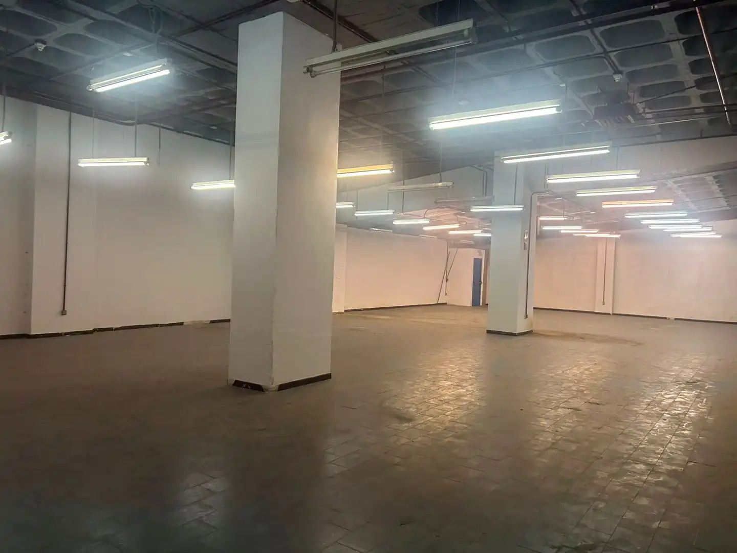 Industrial buildings for sale in Madrid  with Heating and Alarm