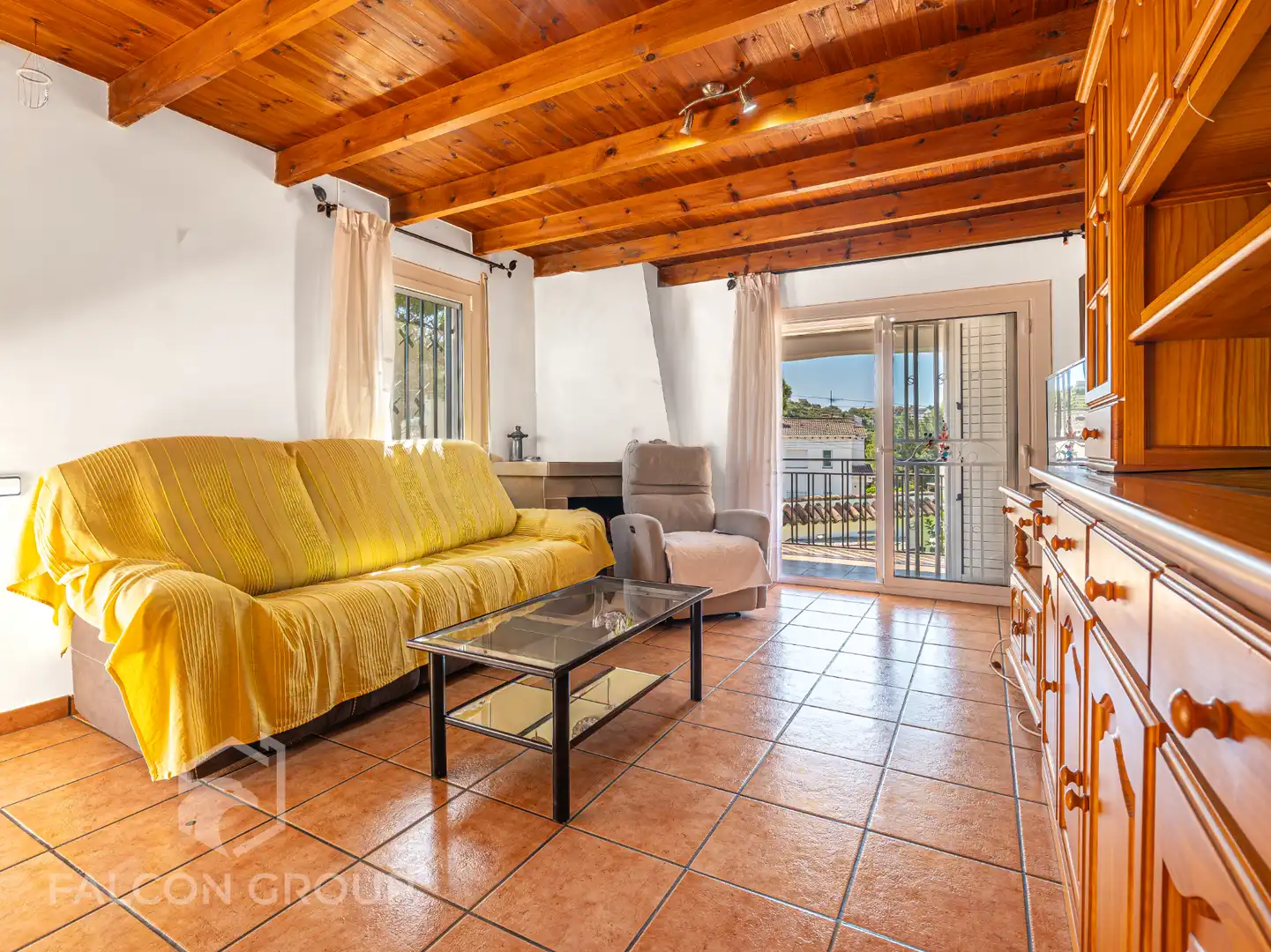 Sala d'estar de Casa o xalet en venda en Calafell amb Jardí privat, Terrassa i Piscina