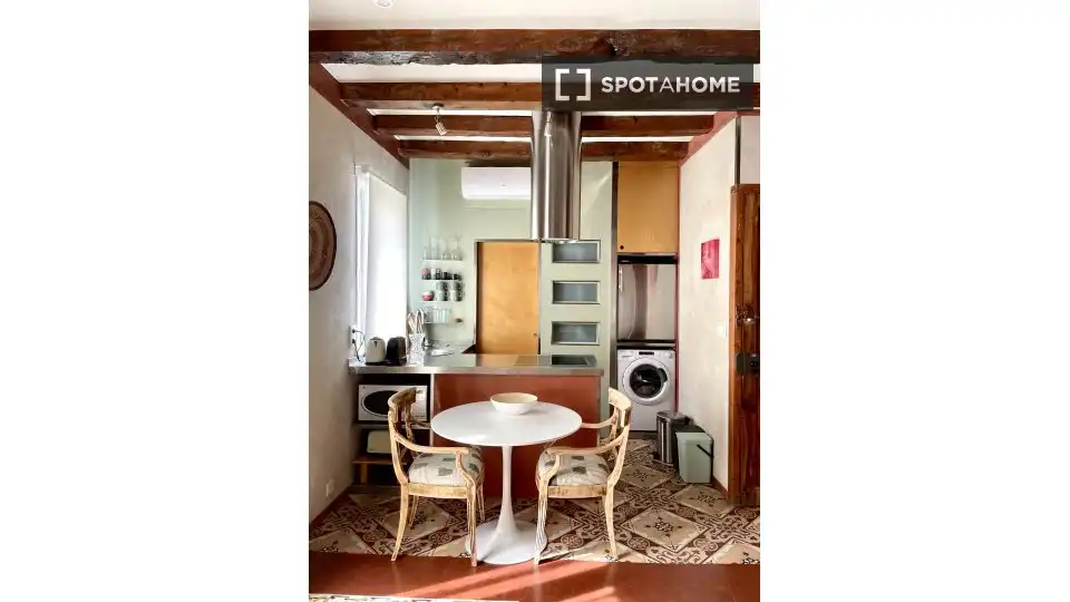 Room in La Barceloneta