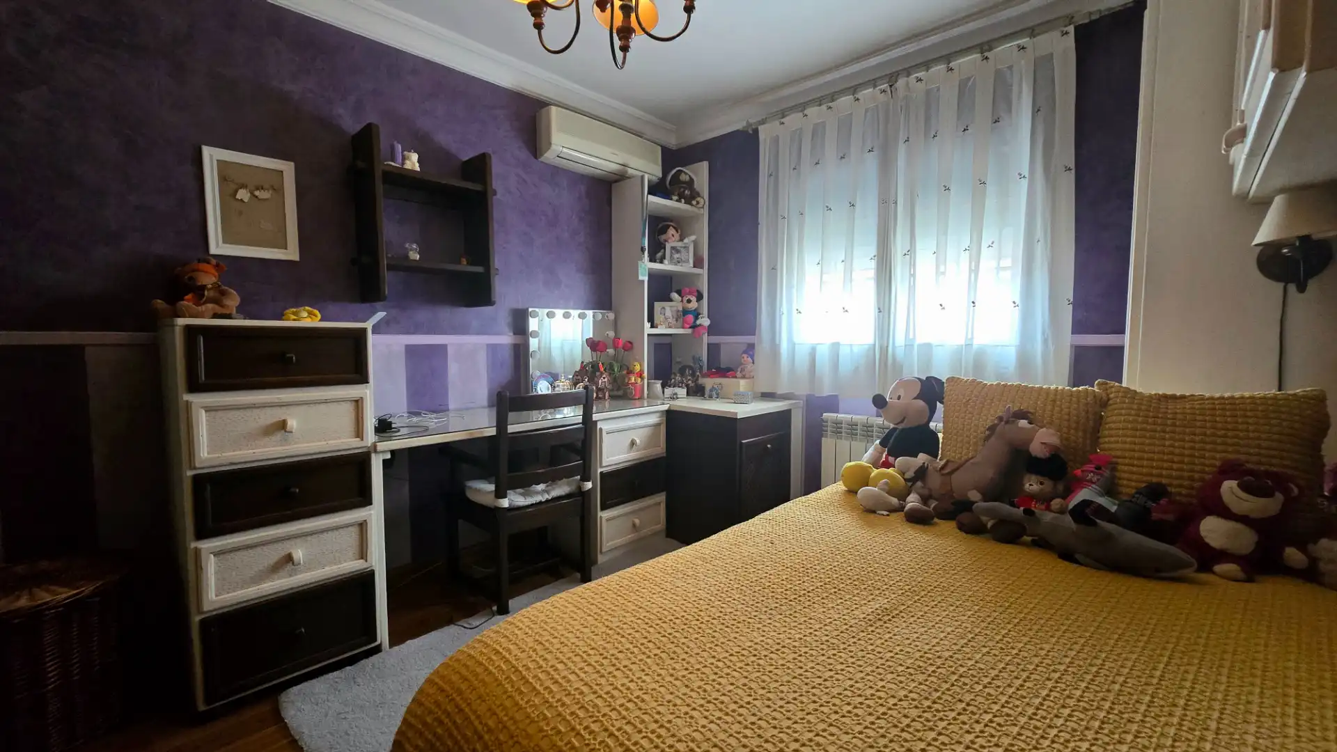 Habitación de Casa adosada en venta en Alcalá de Henares con Aire acondicionado, Calefacción y Jardín privado