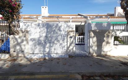 Exterior view of House or chalet for sale in Los Alcázares  with Air Conditioner, Heating and Private garden