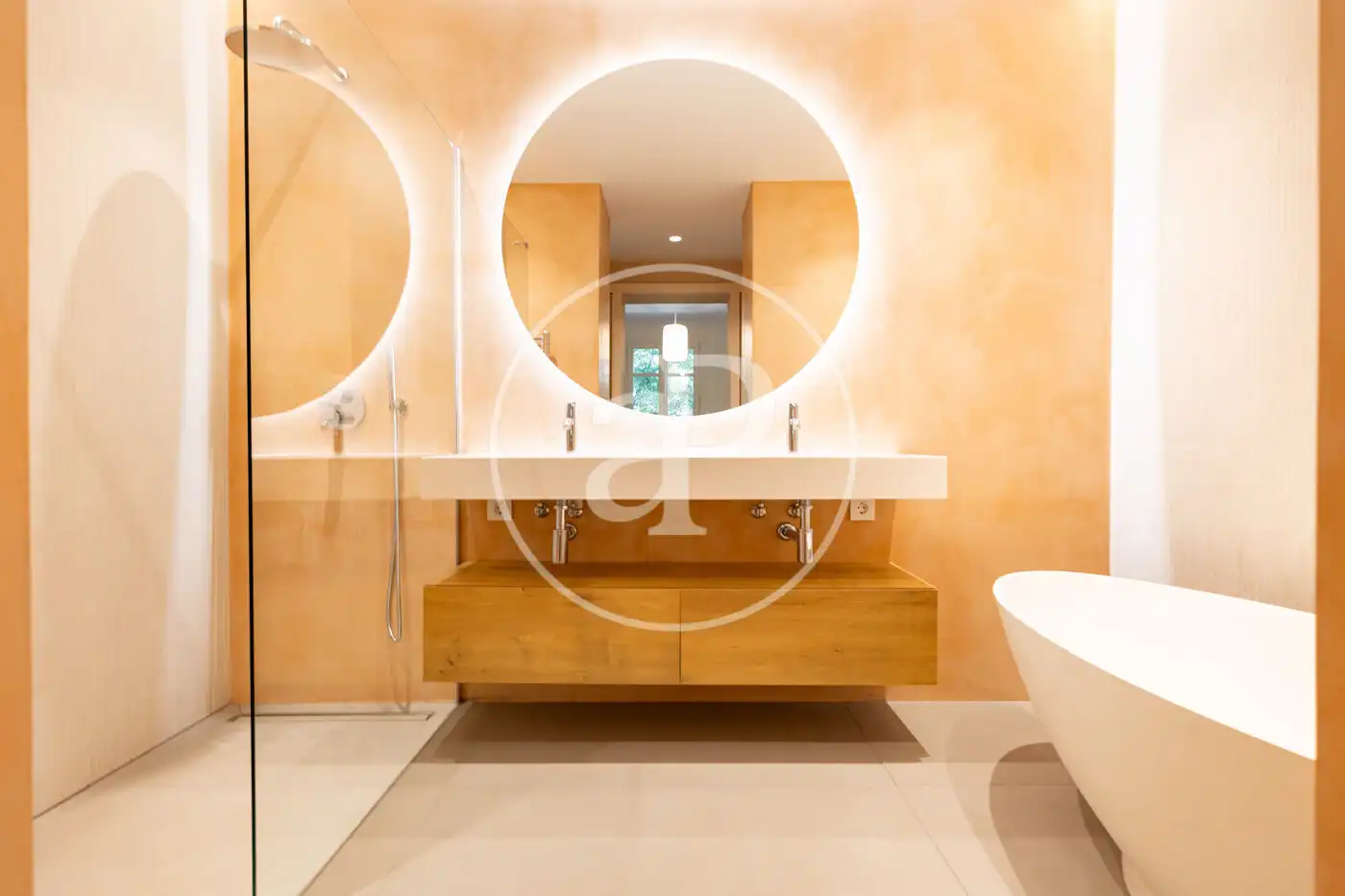 Badezimmer von Wohnung zum Verkauf in Barcelona mit Klimaanlage, Heizung und Terrasse