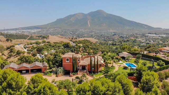Finca rústica en Venta en Coín