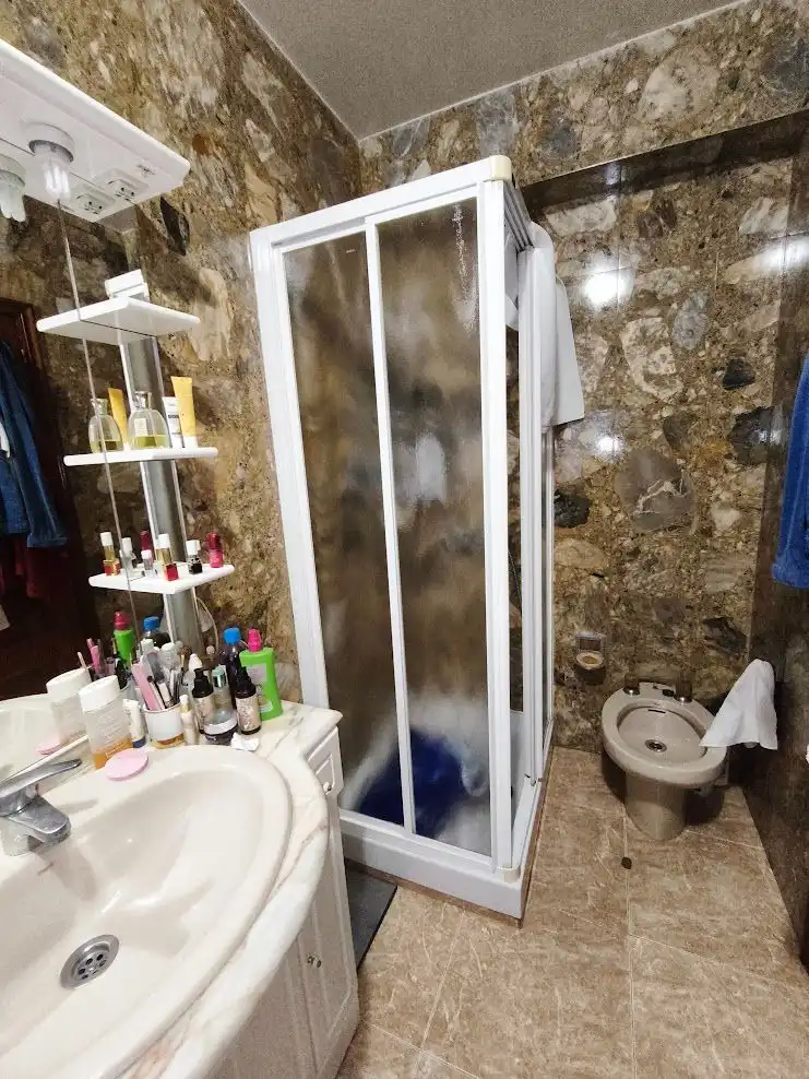 Bany de Casa o xalet de lloguer en A Coruña Capital  amb Calefacció, Jardí privat i Terrassa