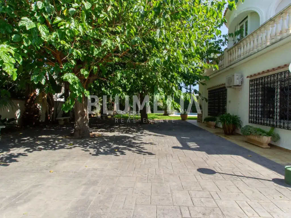 Vista exterior de Casa o xalet en venda en Dénia amb Aire condicionat, Jardí privat i Terrassa