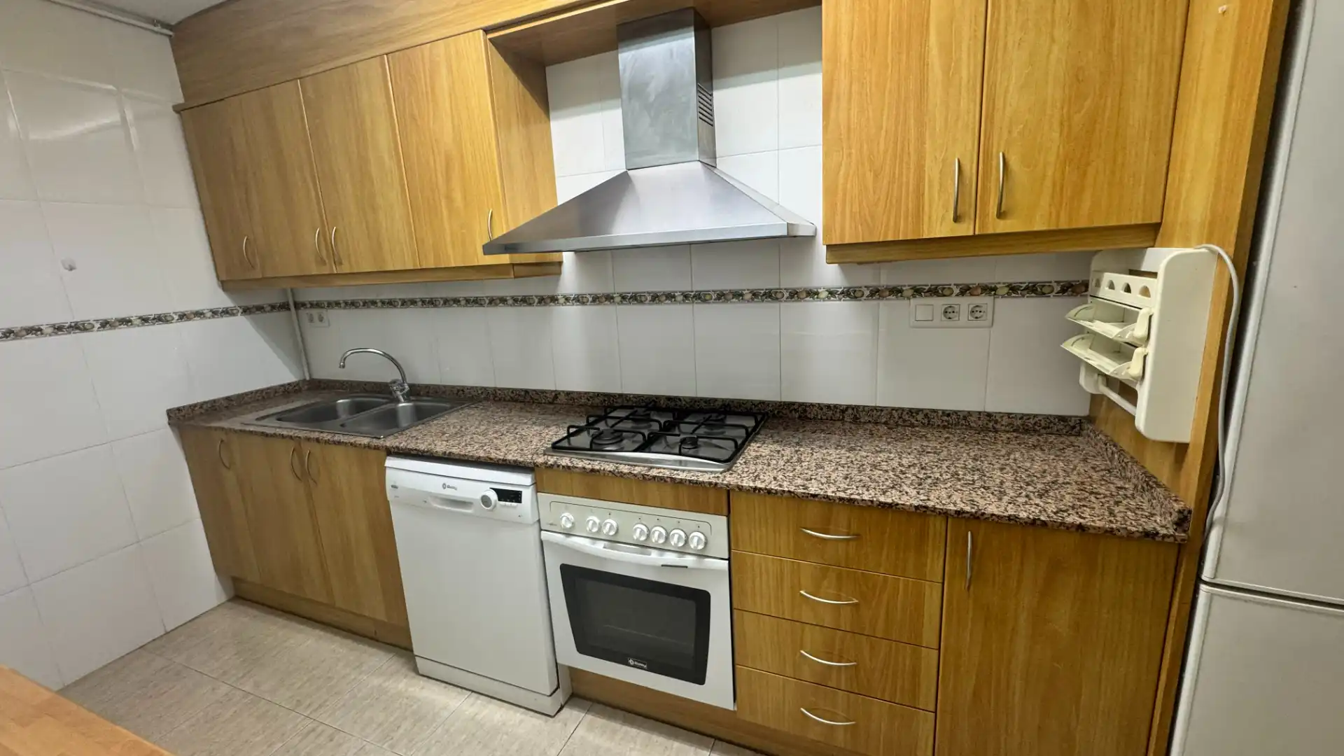 Küche von Wohnung zum Verkauf in Cambrils mit Klimaanlage, Privatgarten und Gemeinschaftspool