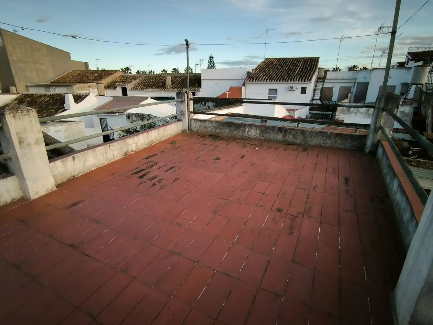 Vista exterior de Casa adosada en venda en Alcolea del Río