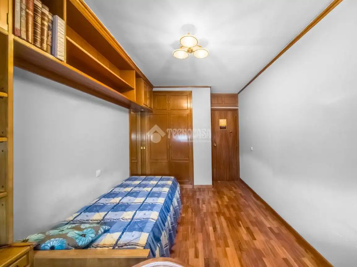 Habitación de Piso en venta en Madrid con Calefacción y Terraza