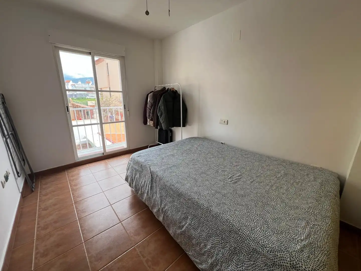 Dormitori de Casa adosada en venda en Vélez-Málaga amb Terrassa, Traster i Piscina comunitària