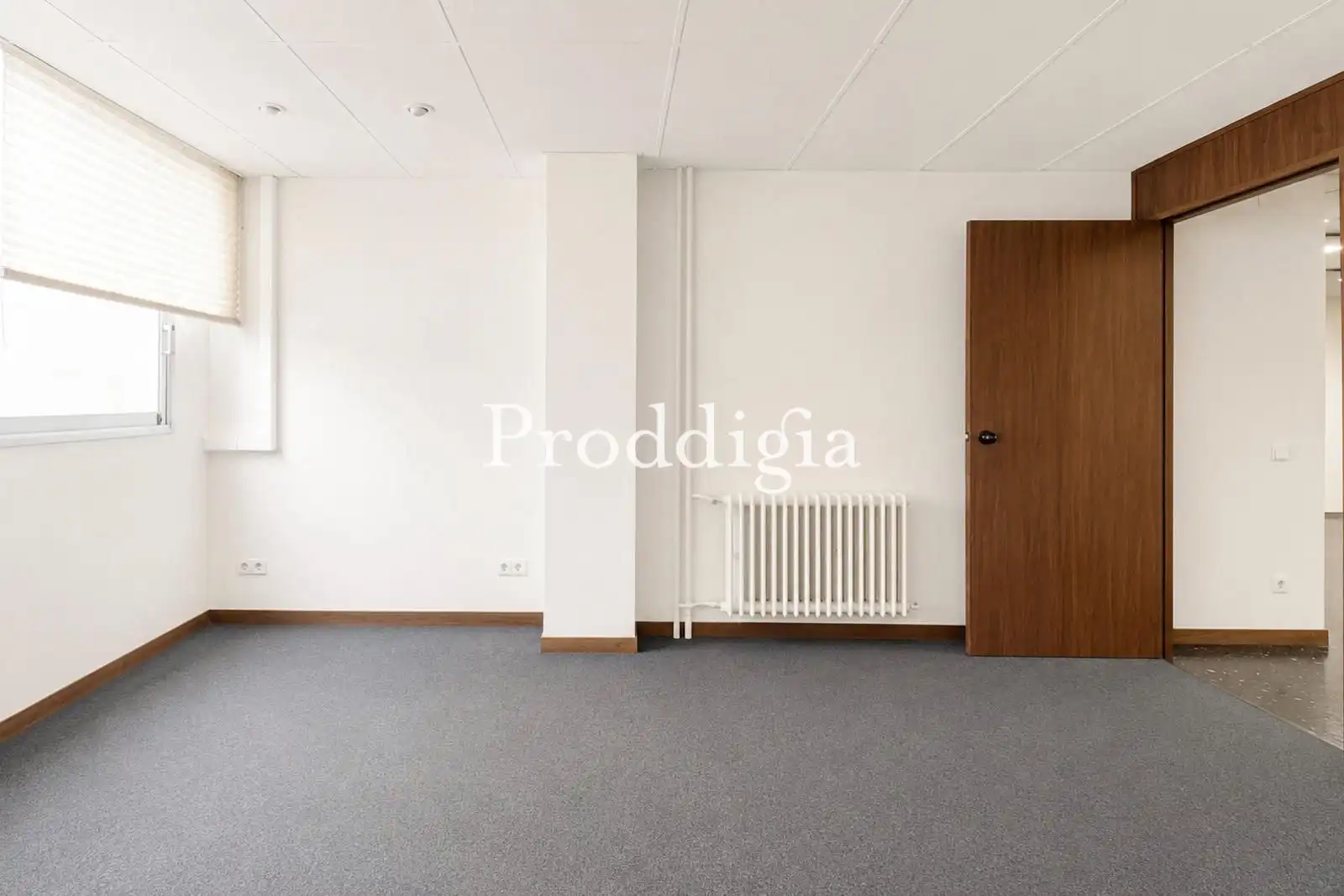 Office for rent in Barcelona  with Air Conditioner and Internet