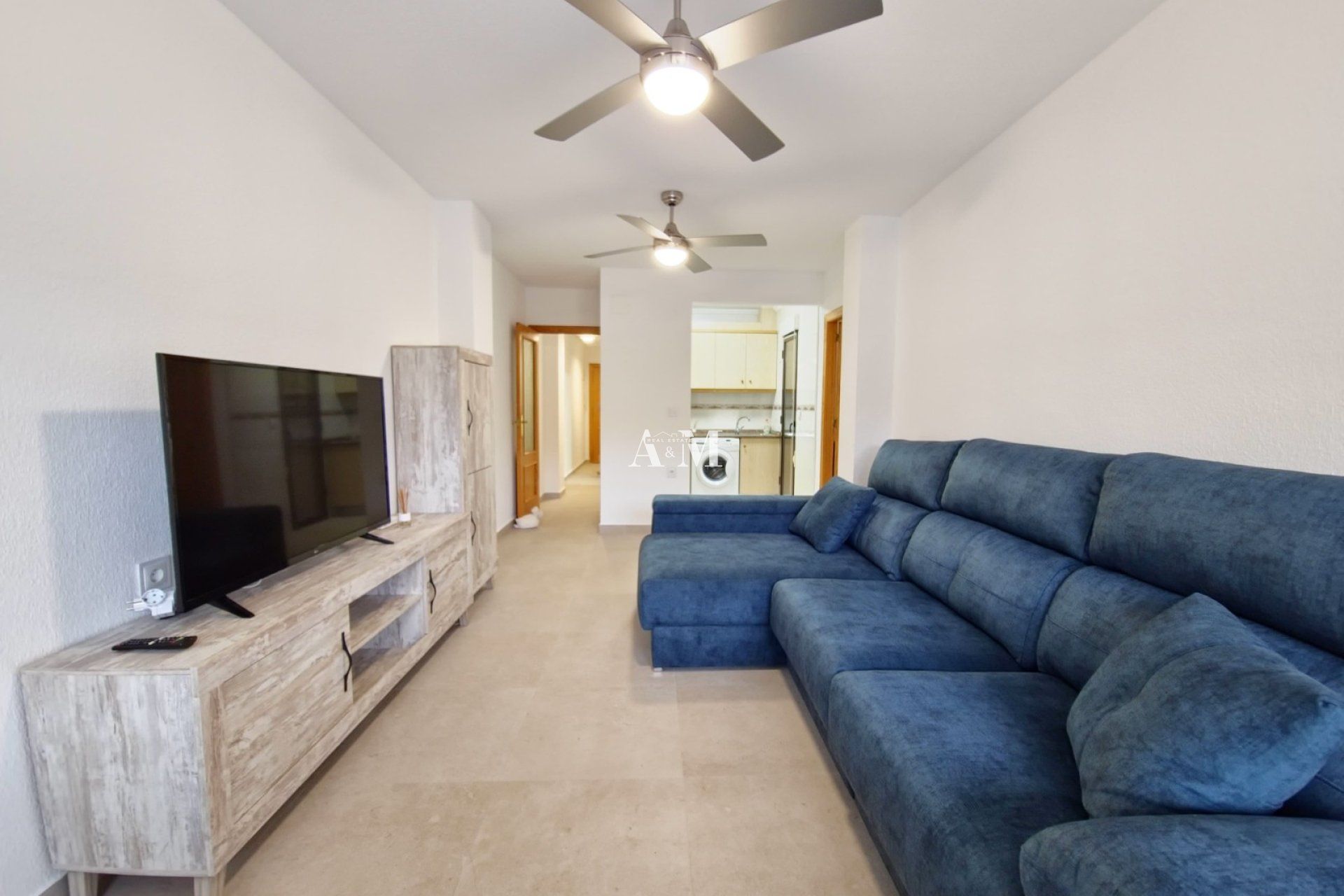 Sala d'estar de Apartament de lloguer en Guardamar del Segura amb Calefacció, Terrassa i Moblat