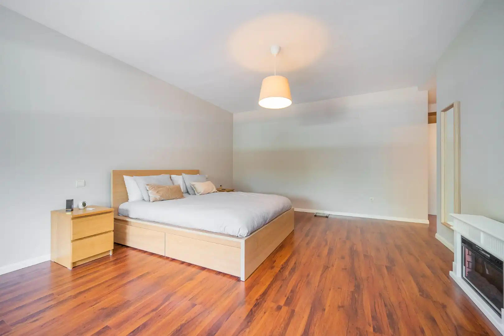 Habitación de Casa adosada en venta en Las Rozas de Madrid con Aire acondicionado, Calefacción y Jardín privado