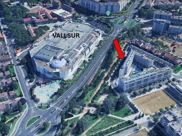 Pis amb balcó de lloguer a Calle MORAÑA