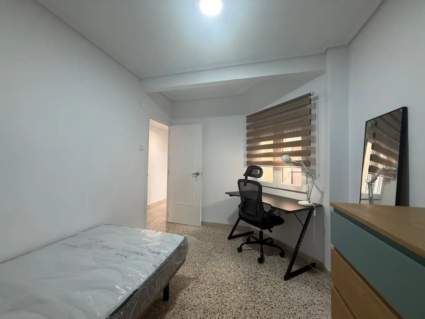 Schlafzimmer von Wohnung zur Miete in Elche / Elx mit Möbliert