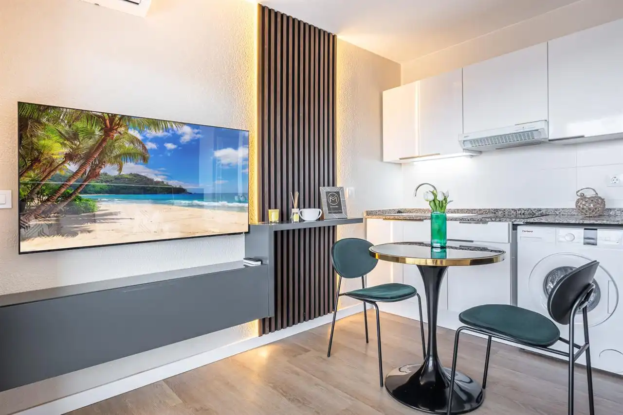 Sala d'estar de Pis en venda en Benidorm amb Piscina i Moblat