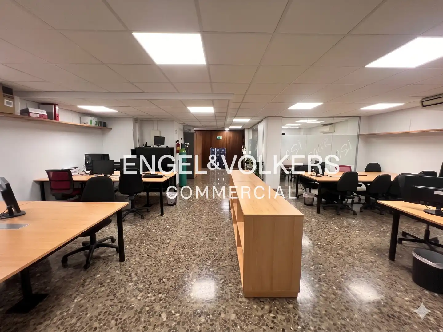 Office for sale in Barcelona  with Air Conditioner and Furnished