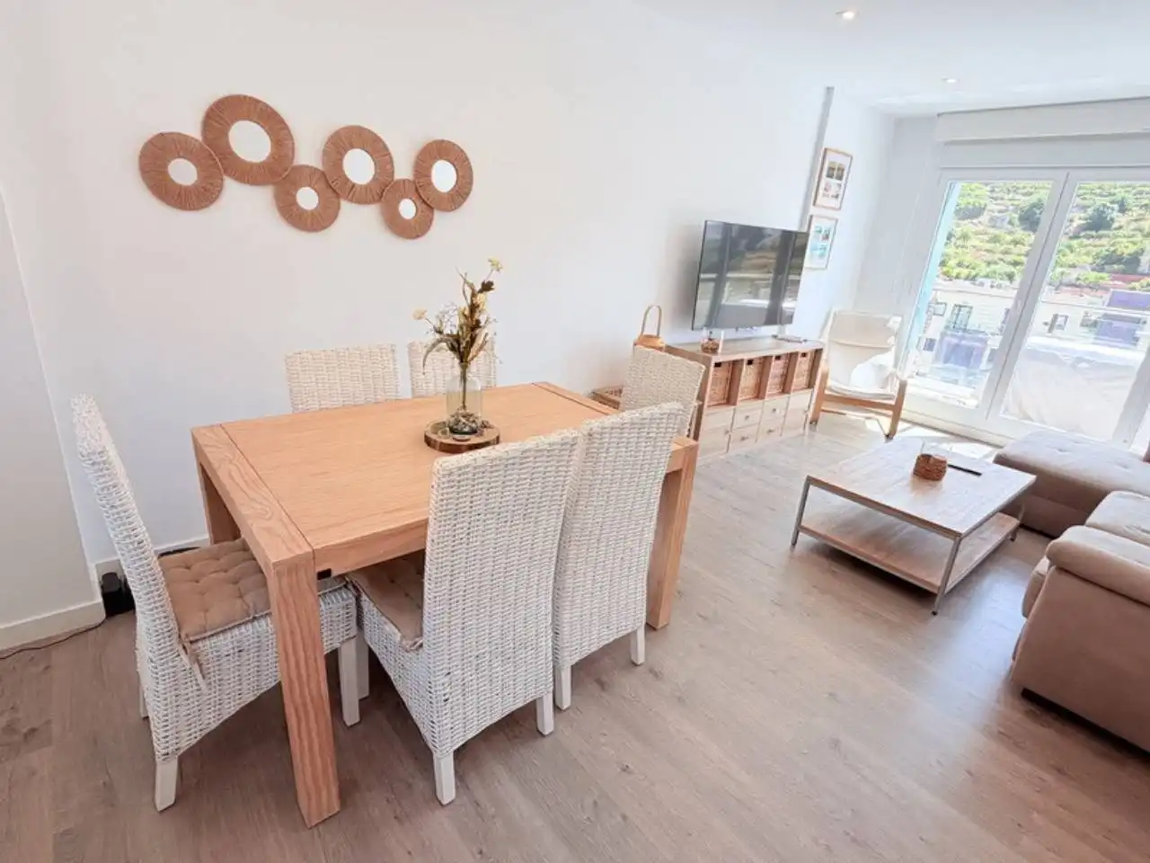 Comedor de Apartamento de alquiler en Almuñécar con Terraza y Piscina comunitaria