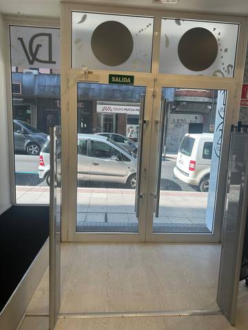 Local comercial en Alquiler en Calle Marqués de Teverga, 5 en Plaza de América