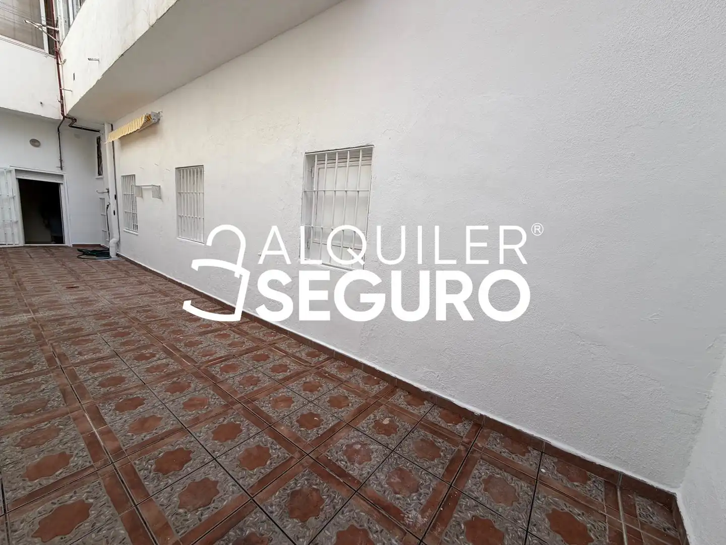 Piso de alquiler en Rafael San Narciso, Palomeras Bajas