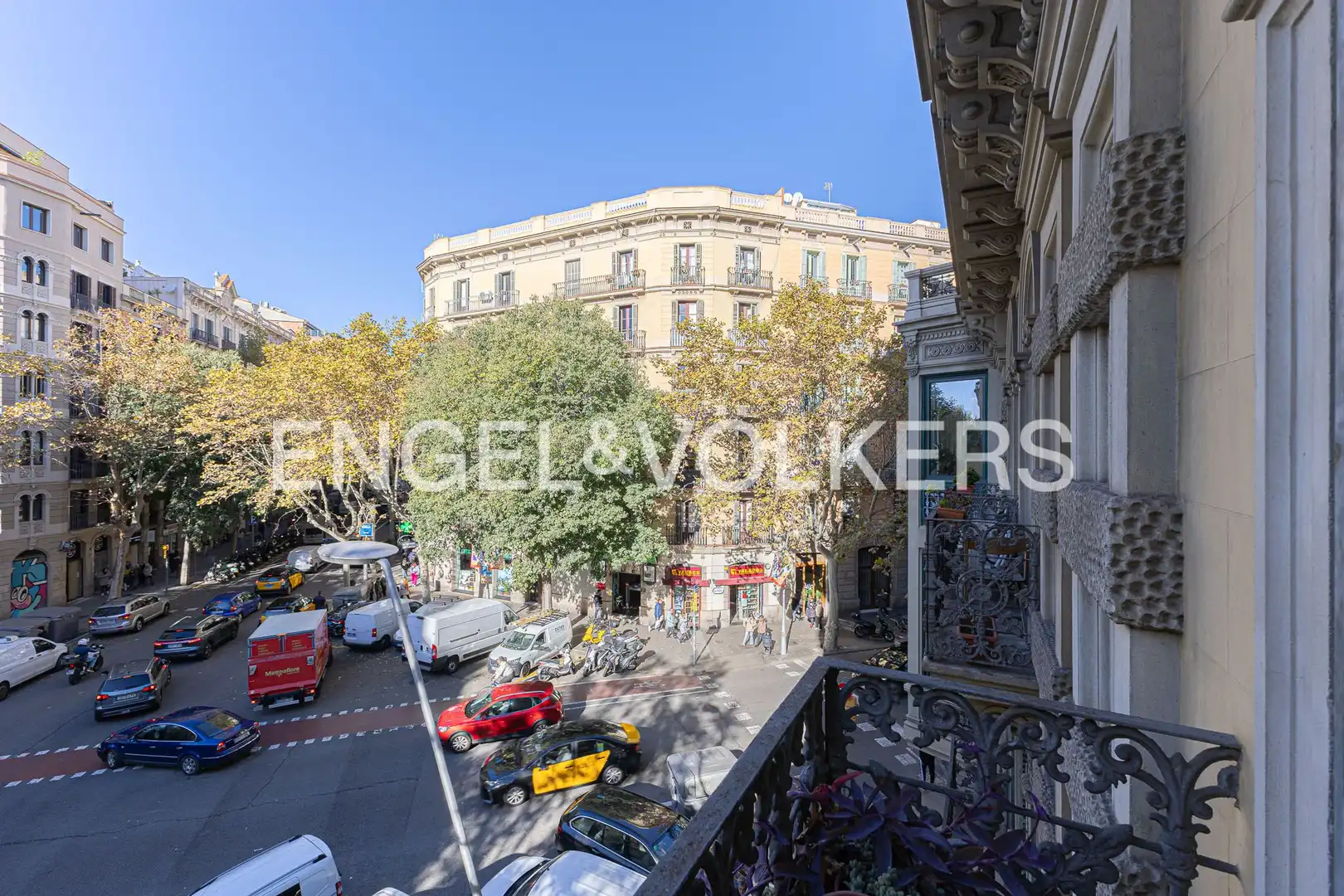 Vista exterior de Piso en venta en Barcelona con Aire acondicionado, Calefacción y Parquet