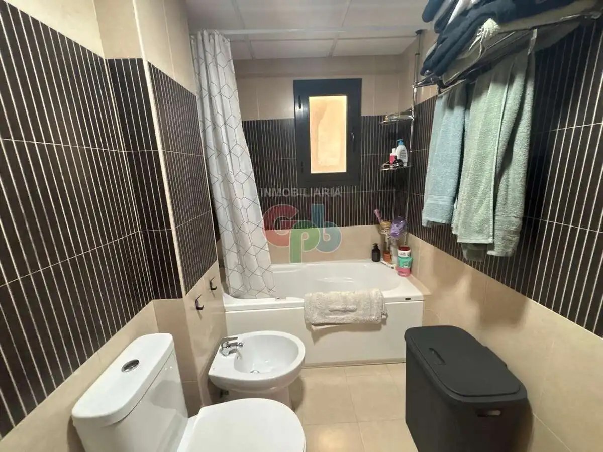 Bathroom of Flat for sale in Vícar  with Community pool