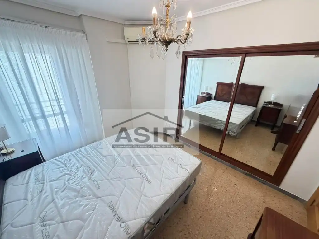 Habitación de Piso de alquiler en Alzira con Balcón