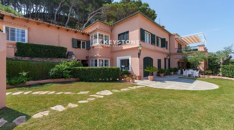 Villa privada de lujo frente al mar con piscina y vistas en Cala Sant Vicenç, image 2