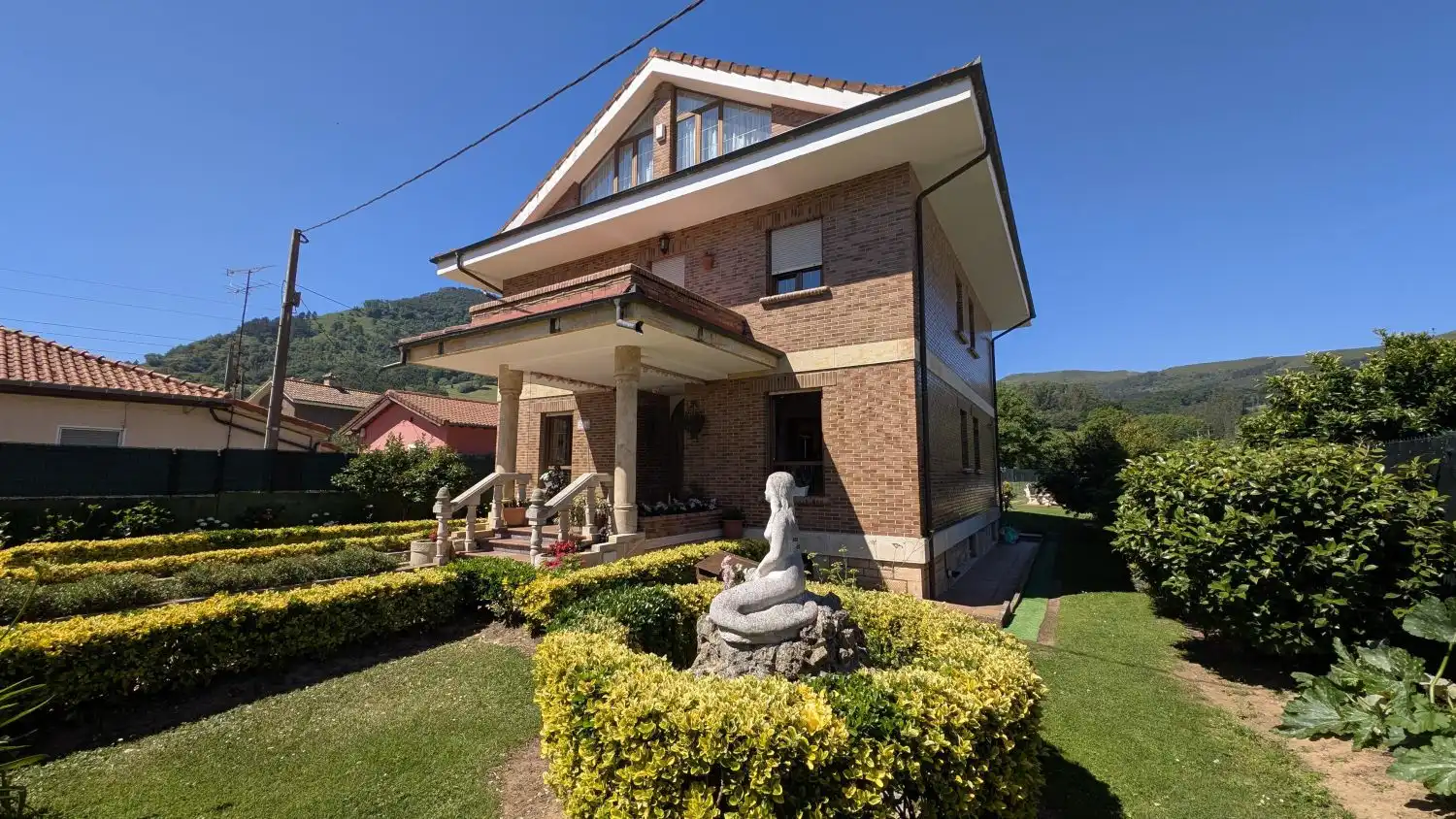 Exterior view of Houses for sale in Los Corrales de Buelna   with Heating, Private garden and Terrace