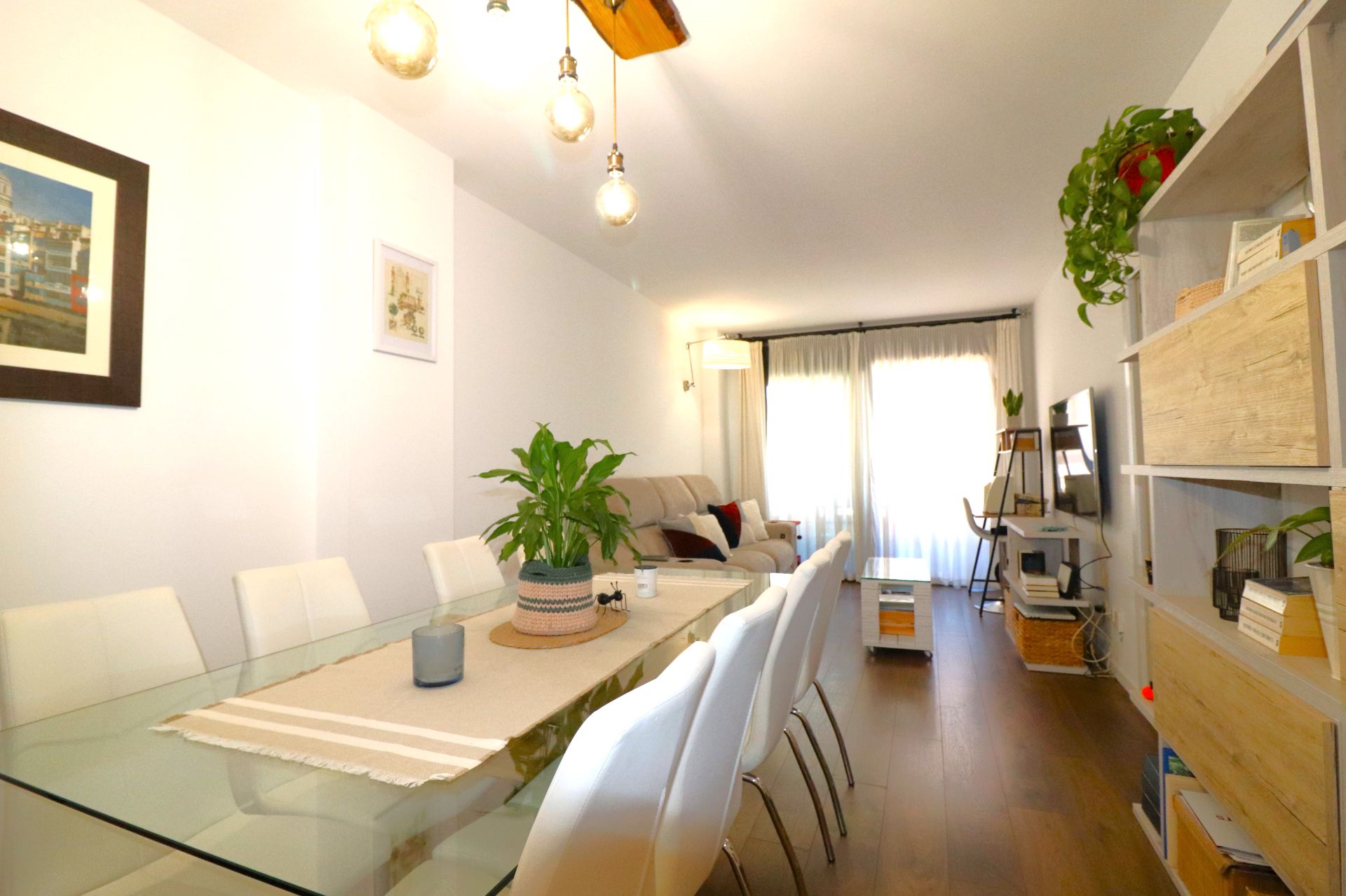Living room of Flat for sale in Salt  with Air Conditioner, Heating and Parquet flooring