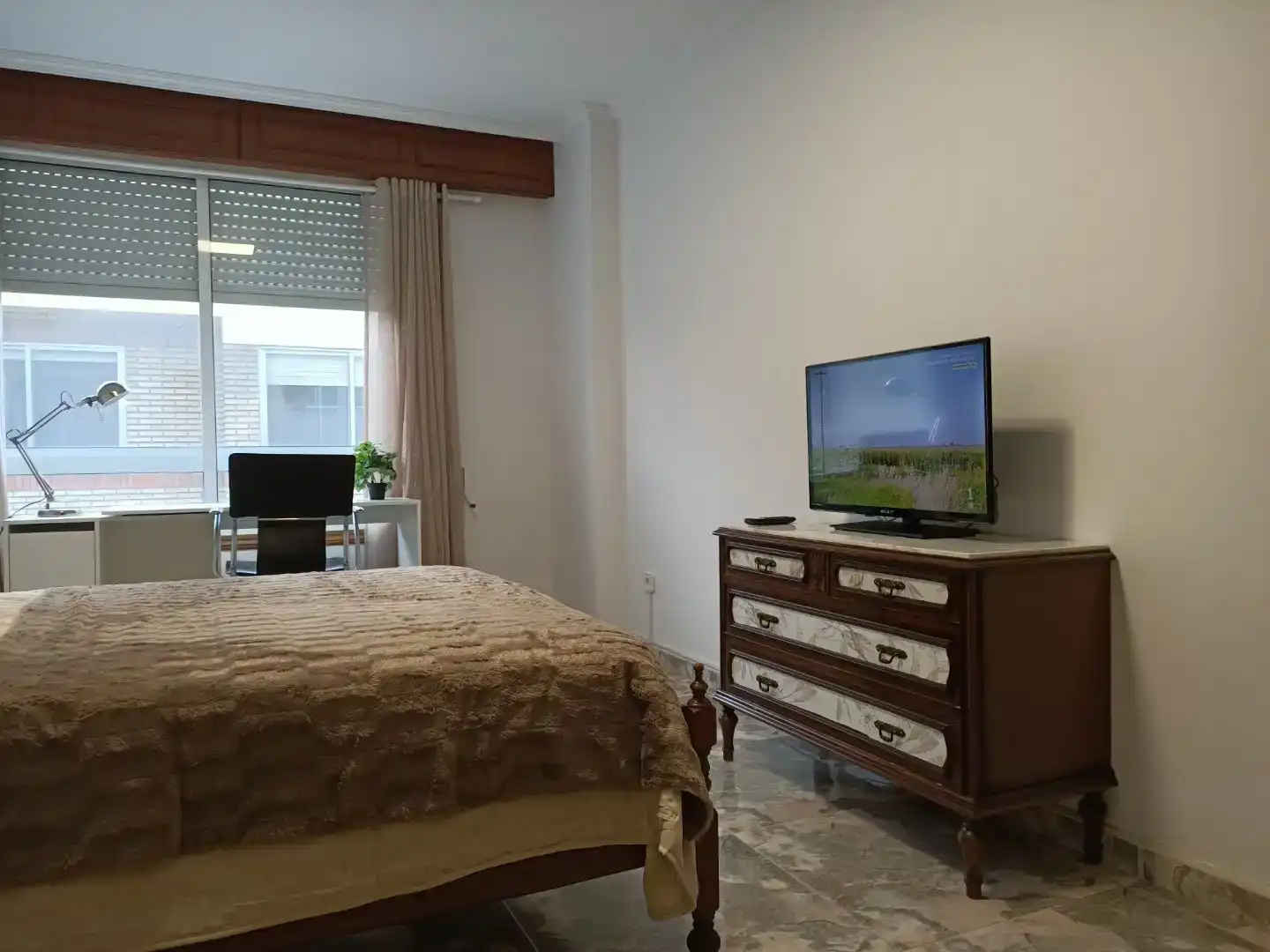 Bedroom of Flat for share in Plaza de España