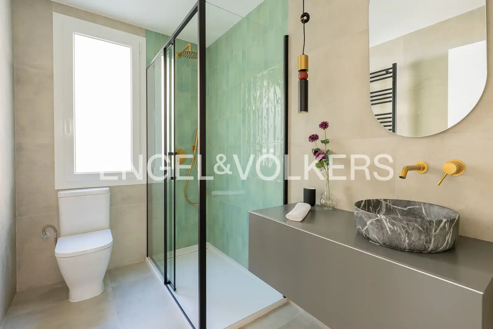 Bathroom of Flat for sale in Madrid  with Air Conditioner, Heating and Terrace