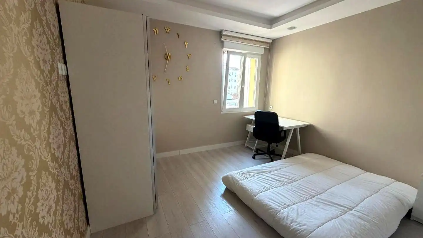 Habitación de Piso en venta en  Logroño con Calefacción y Amueblado