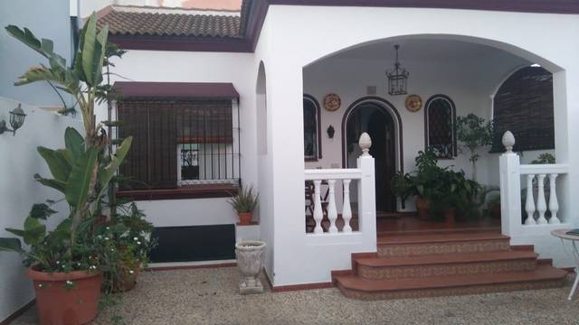 Casa-chalet en Venta en Calle Cuba en Brenes
