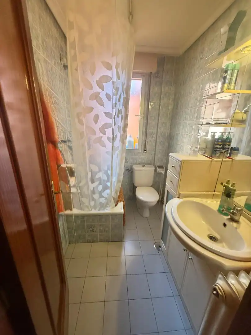 Baño de Piso en venta en Ciudad Real con Aire acondicionado, Calefacción y Trastero