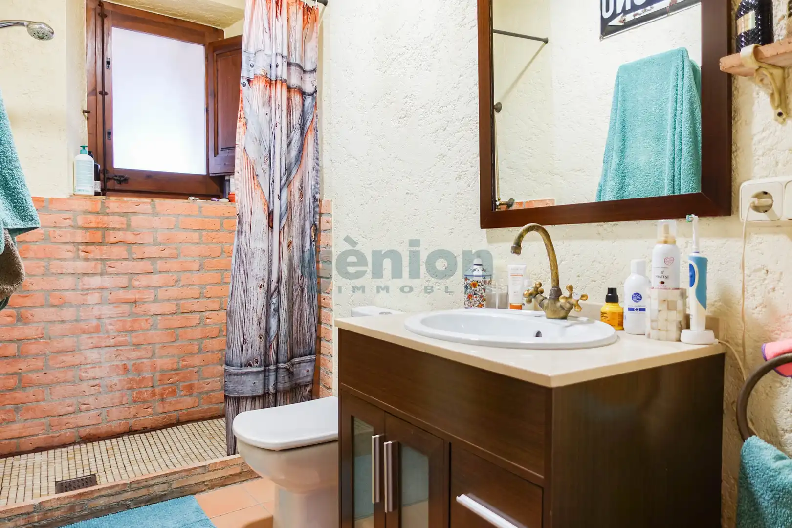 Baño de Finca rústica en venta en Sant Miquel de Fluvià con Aire acondicionado, Calefacción y Jardín privado