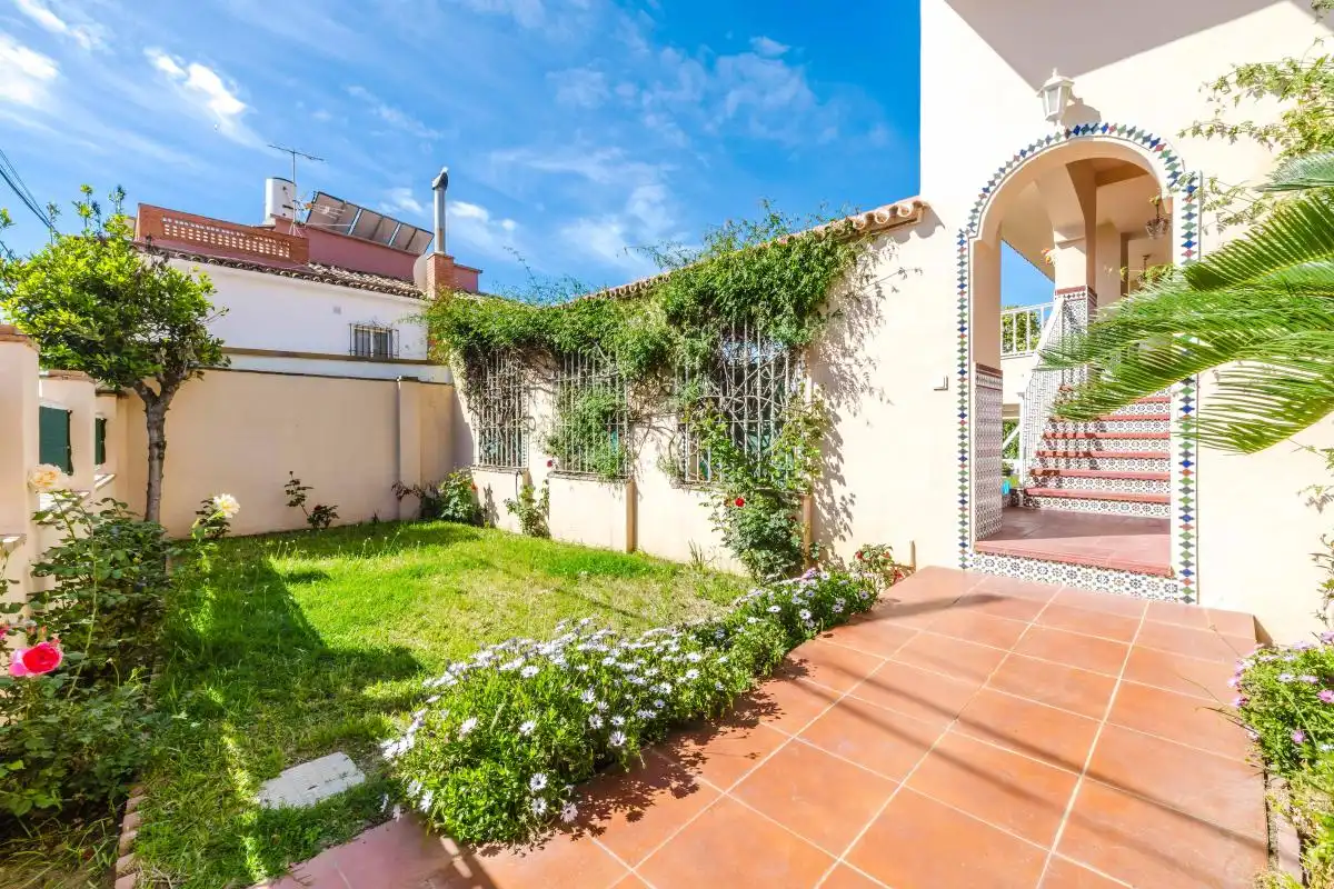 Jardí de Casa adosada en venda en Benalmádena amb Aire condicionat, Calefacció i Jardí privat