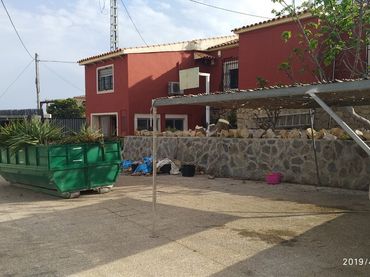 Villa con piscina in vendita a Montebello - Nou Espai