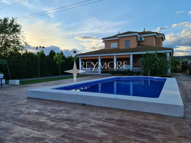 Casa-chalet en Alquiler en Villarrubia