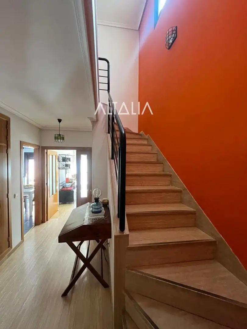 Casa adosada en venta en Cuenca con Calefacción, Piscina y Piscina comunitaria